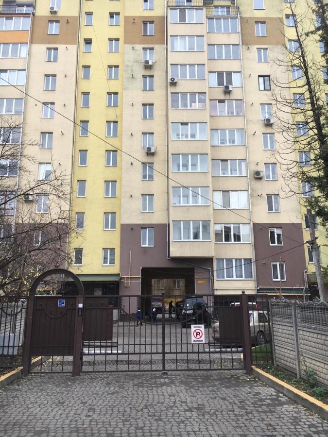 Vyshyvanka In The City Centre Івано-Франківськ Екстер'єр фото